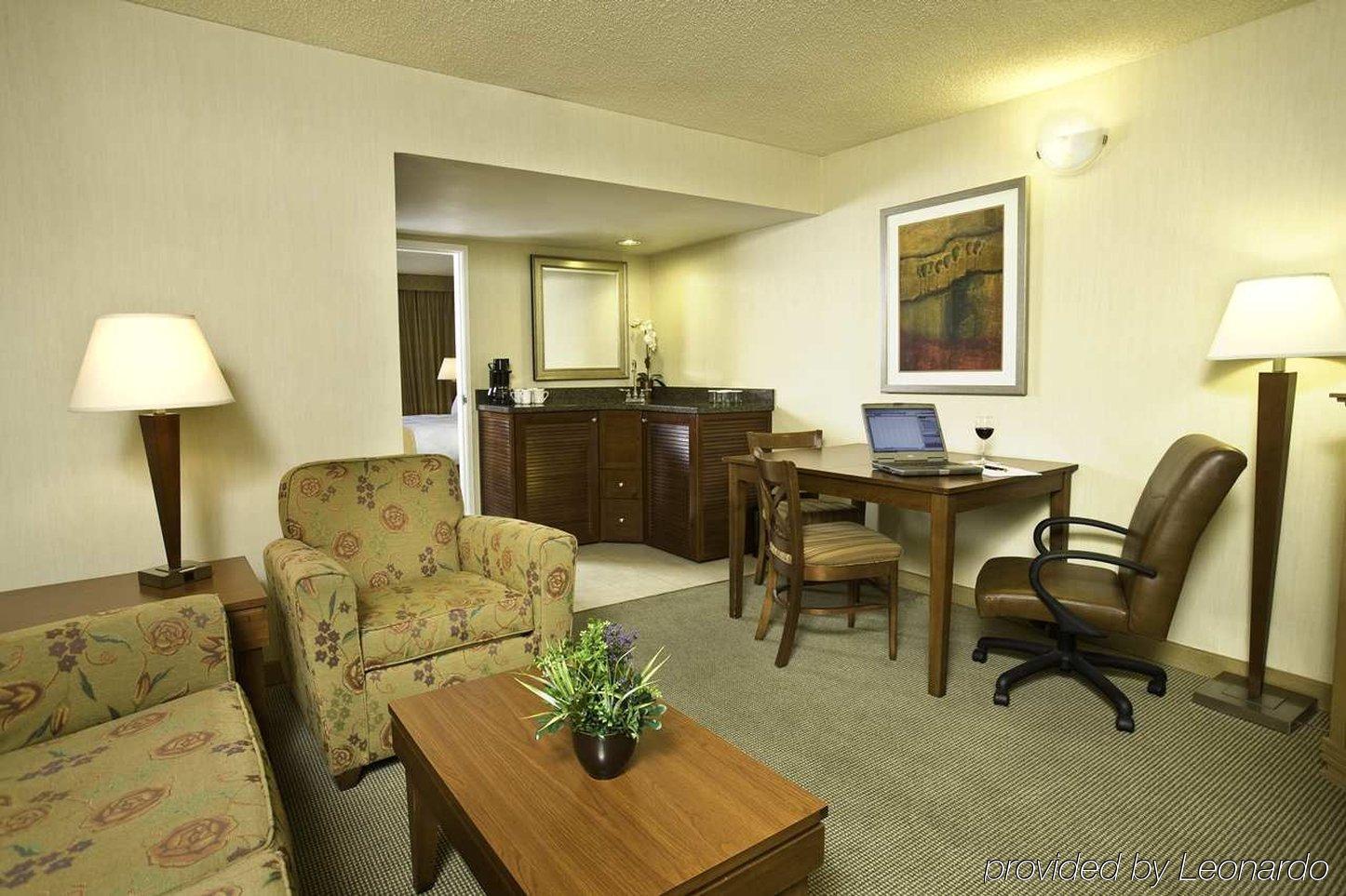 Doubletree Suites By Hilton Tucson Airport Bilik gambar